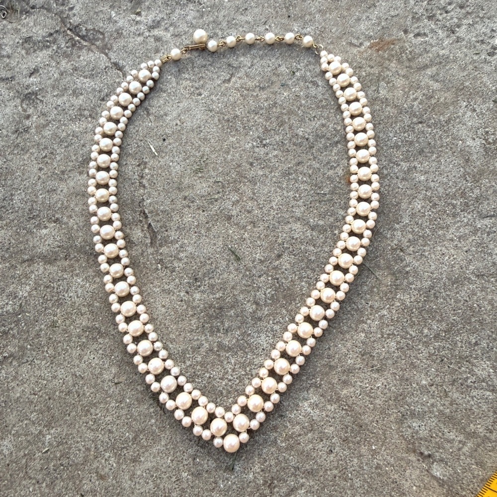 Vintage Faux Pearl Bib Necklace Gold Tone Graduated Multi Strand V Shape Cream